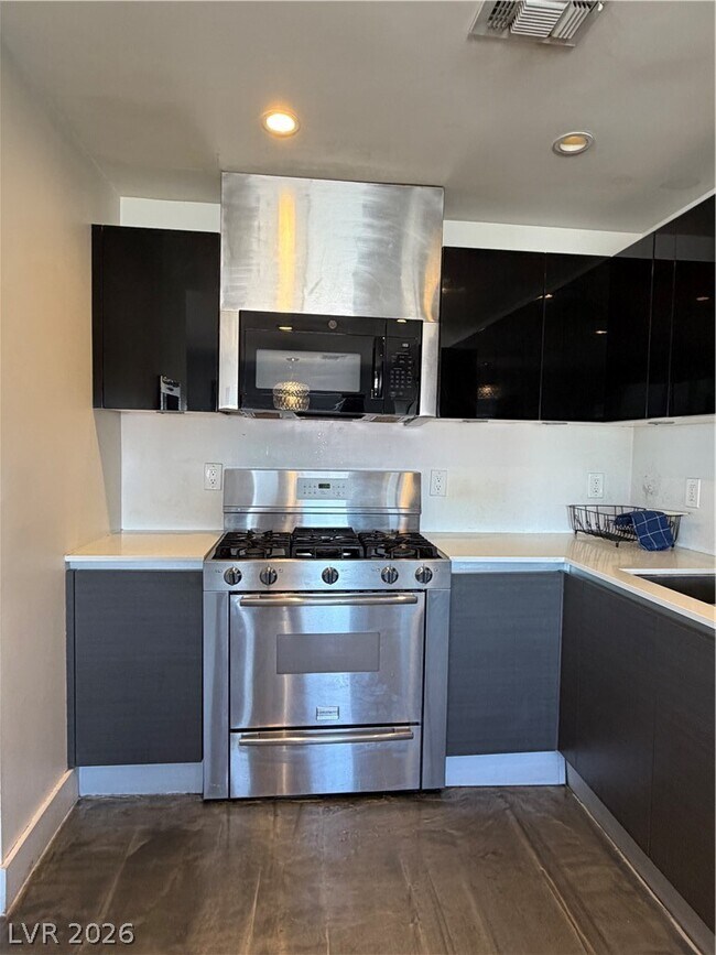 Building Photo - 3988 Delos Dr