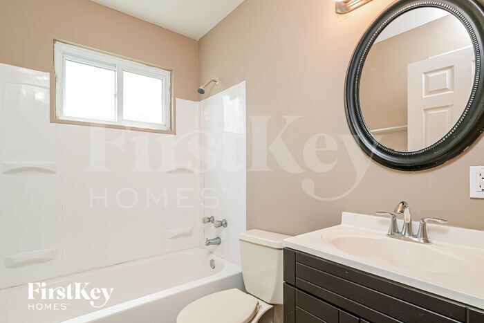 Building Photo - 2585 Teakwood Manor Dr