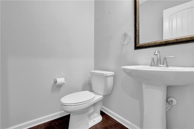 Building Photo - 724 Topsail Ln