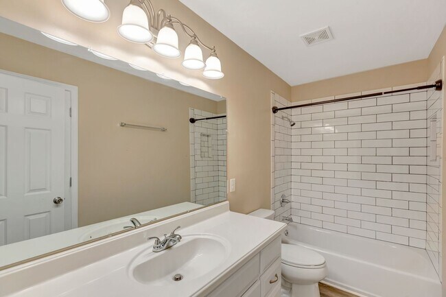 Building Photo - Spacious Cane Bay Home with Pond Views!