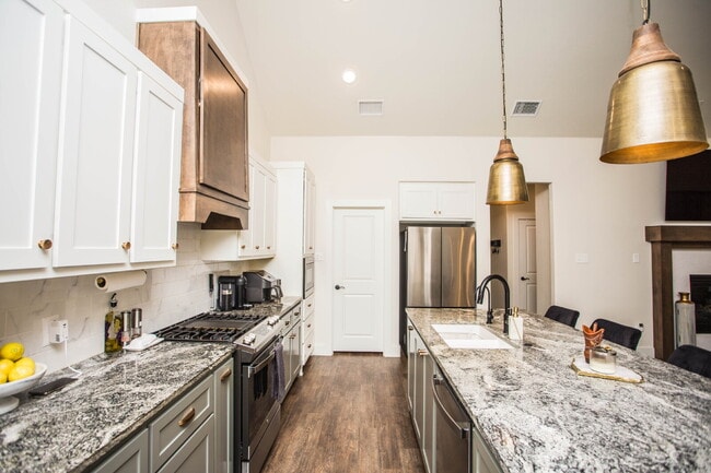 Building Photo - Luxurious home in Lubbock-Cooper ISD!