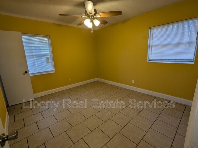 Building Photo - 599 Olive St