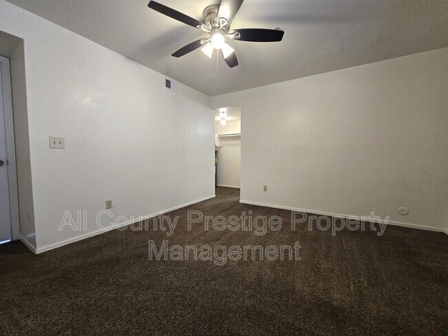 Building Photo - 16033 N 25th St