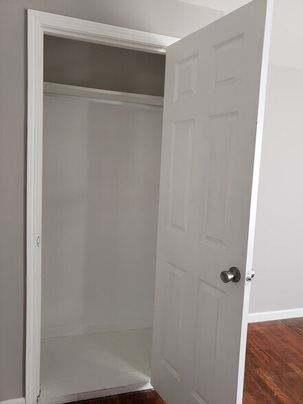 Building Photo - 4501 N Tracy Ave