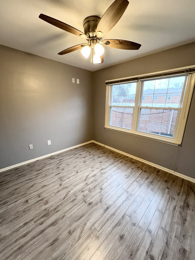 Building Photo - 20301 Shelburne Rd