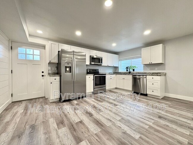 Building Photo - 3448 Wally Wy