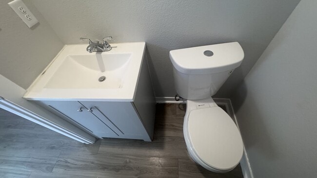 Building Photo - 3503 Division St