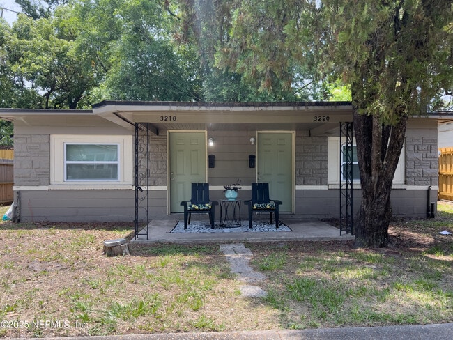 Building Photo - 3220 Myra St