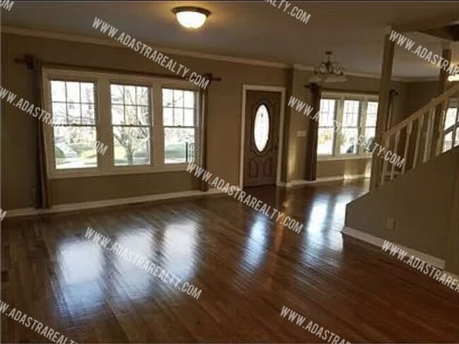 Building Photo - Amazing Brookside Home-Available NOW!!