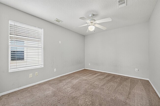 Building Photo - 15430 Elm Leaf Pl