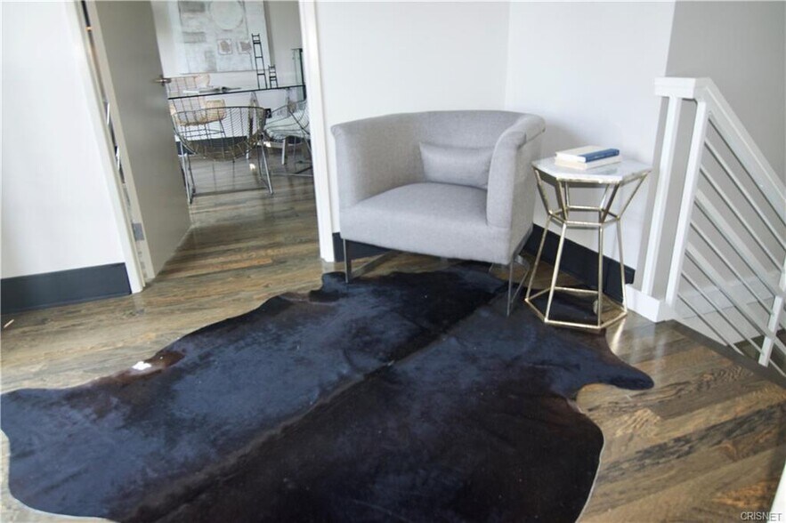 Sitting Area - 849 S Broadway