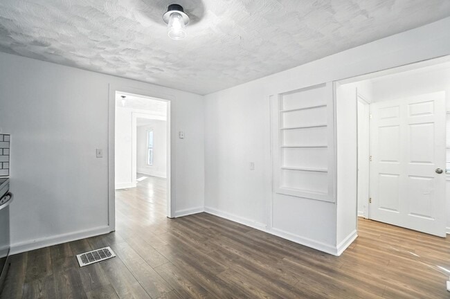 Building Photo - 191 Elmwood Ave