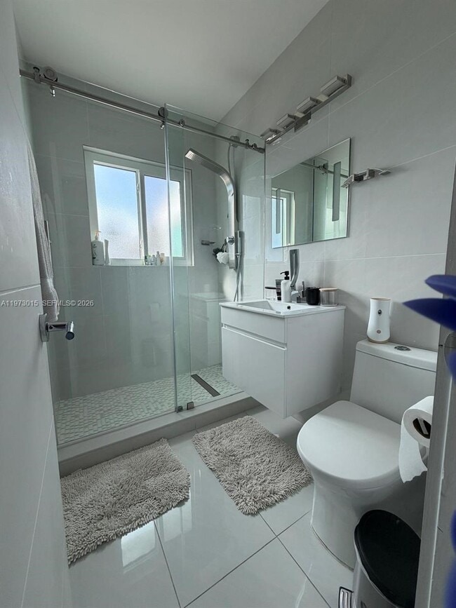 Building Photo - 1531 NE 15th Ave