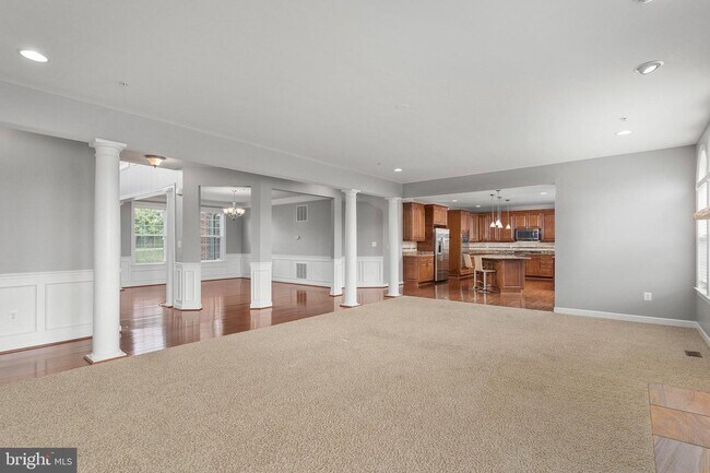 Building Photo - 15305 Sweetbay St