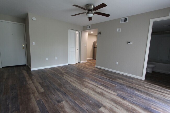 Building Photo - TRENT 550