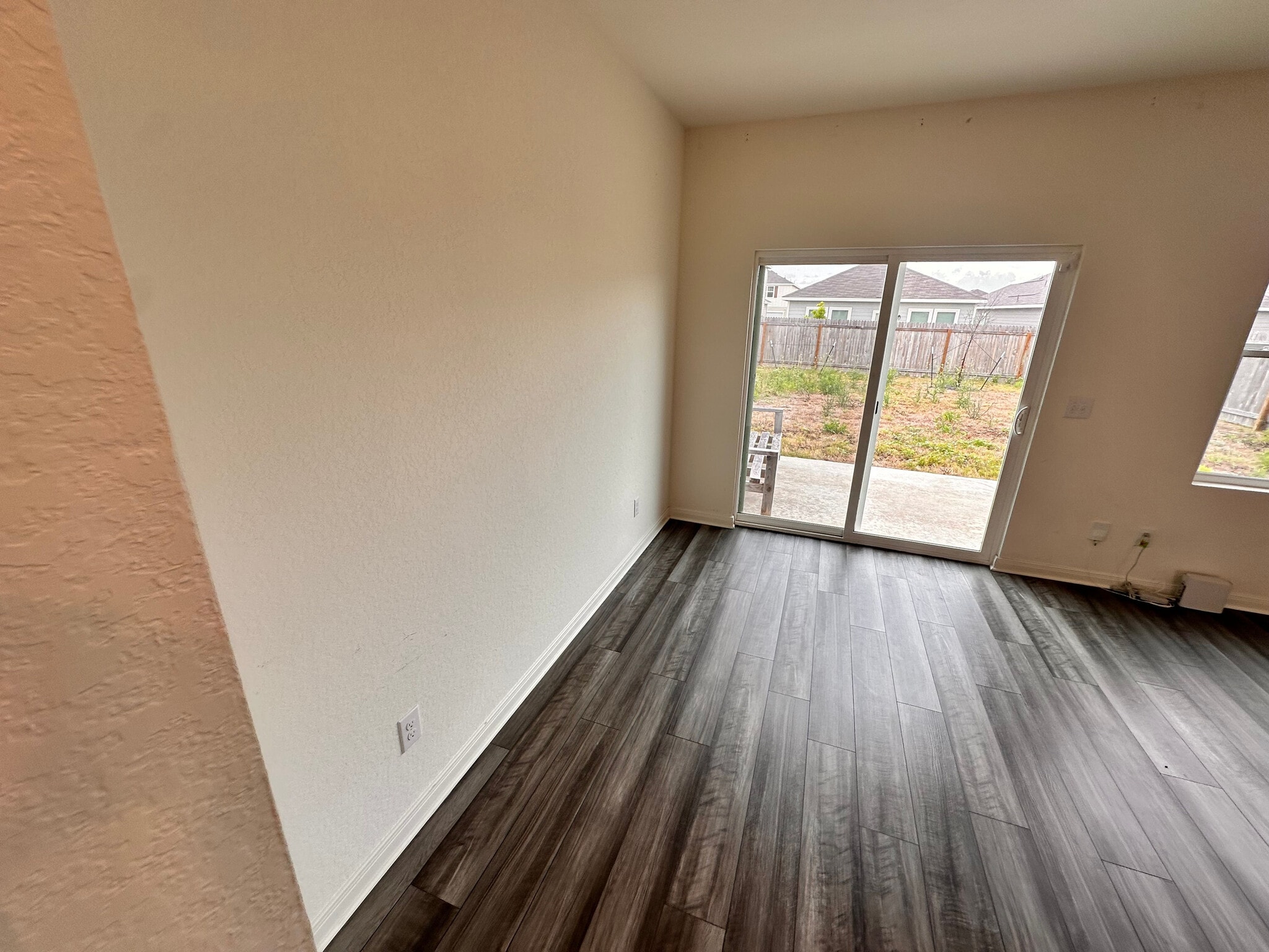 Building Photo - Room in House on Maple Ter
