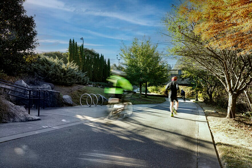 Building Photo - 1133 Metropolitan Ave