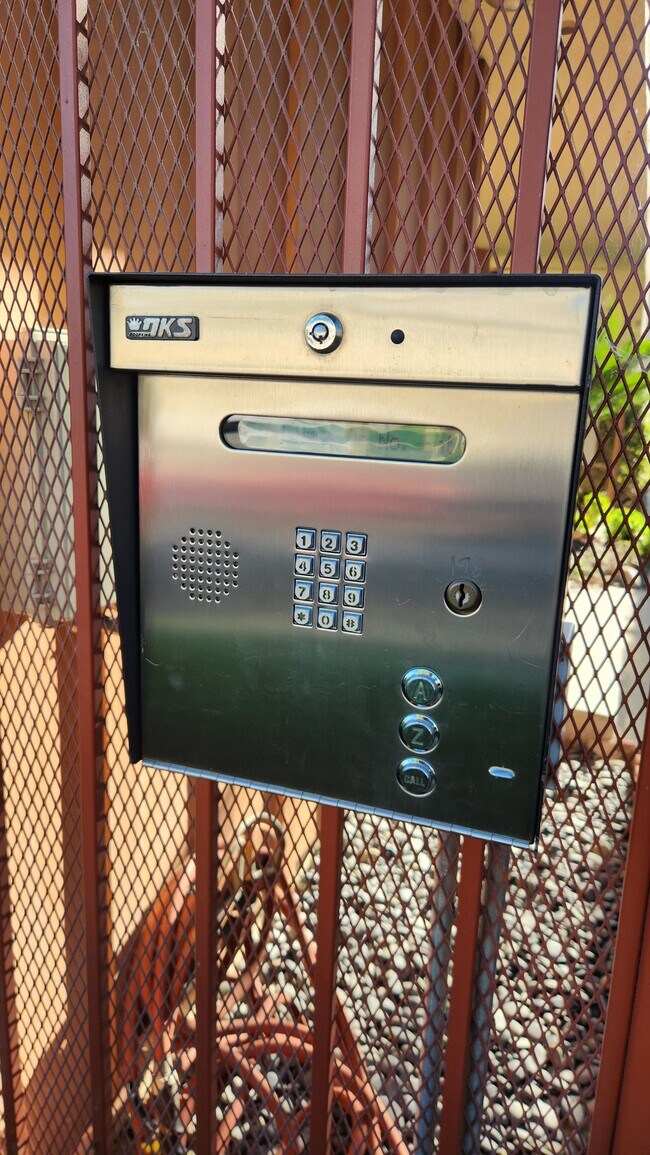 Building Photo - 2222 2nd St