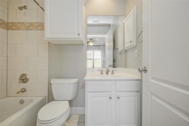 Building Photo - 5510 Blossom St