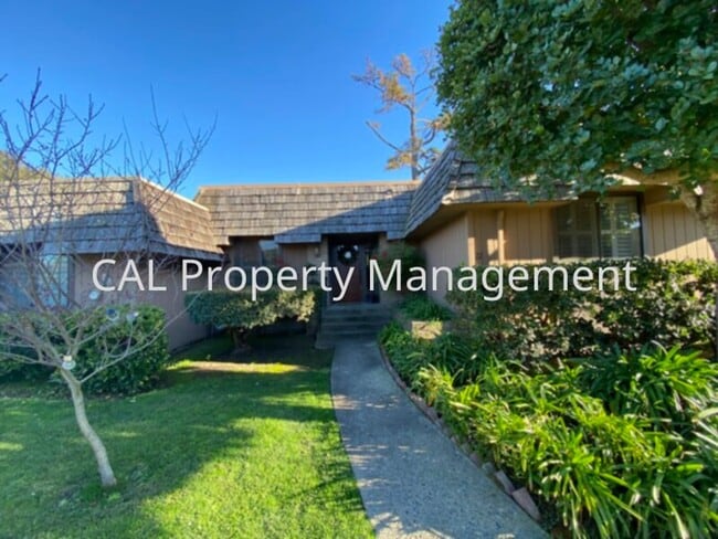 Building Photo - 2 Bed/ 2 Bath Condominium Coming Soon!