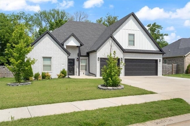 Building Photo - 3500 SW Lucretia Rd