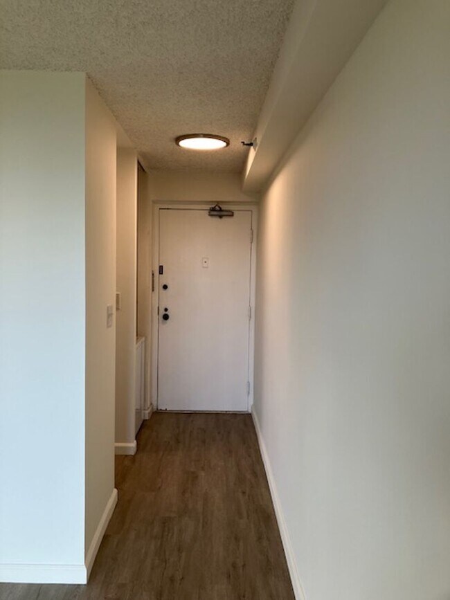 Building Photo - d022g
