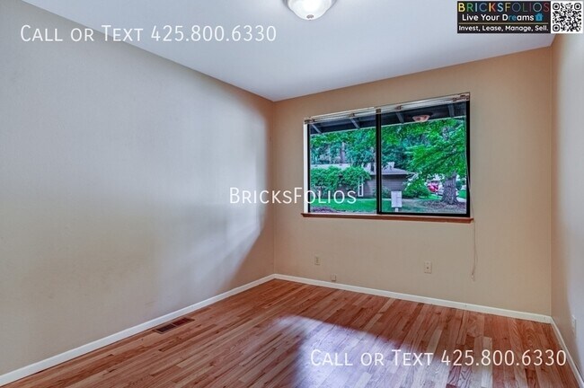 Building Photo - 7524 137th Ave NE