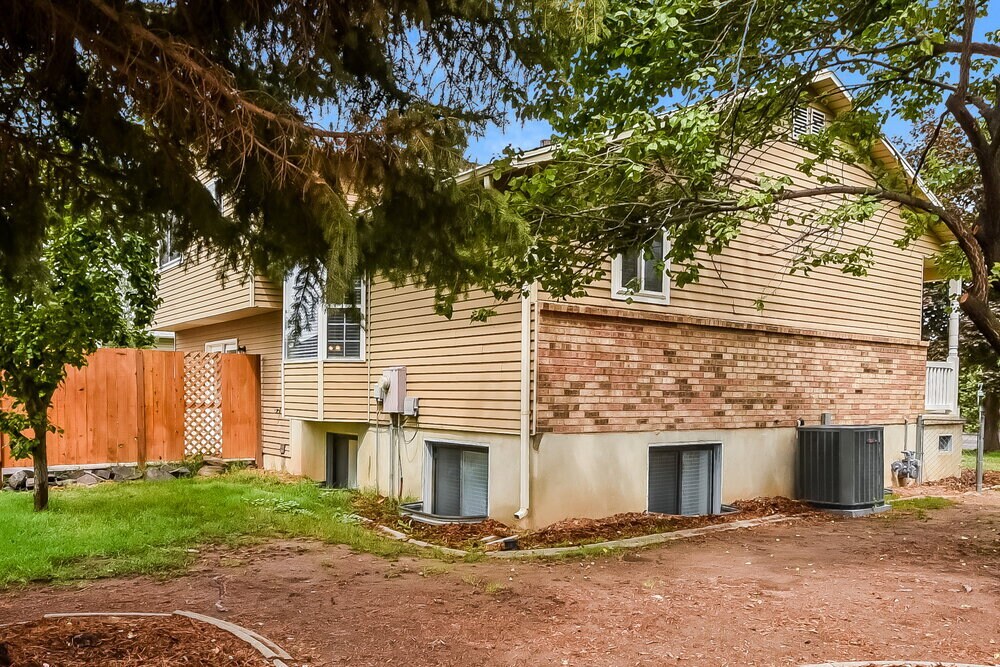 Building Photo - 1433 W 1800 N