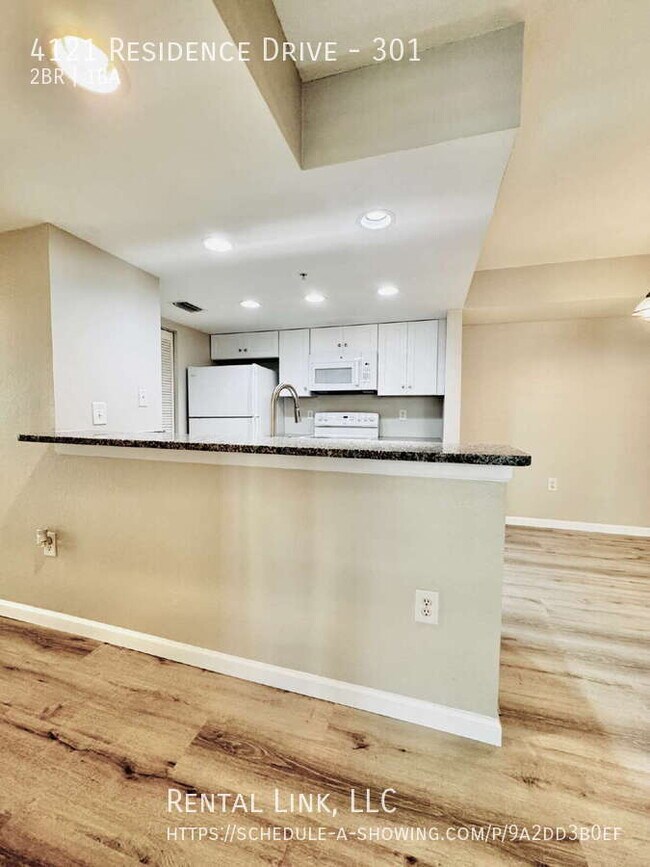 Building Photo - 4121 Residence Drive