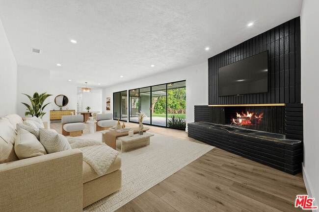 Building Photo - 1027 Acanto Pl