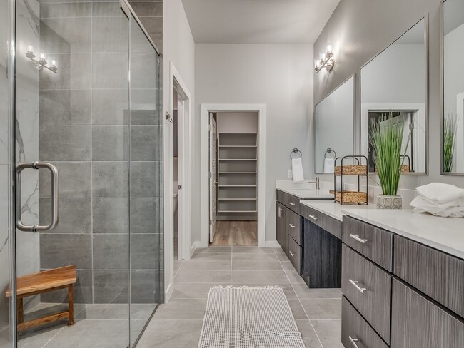 Building Photo - Spacious 4-Bedroom Home with Thoughtful De...