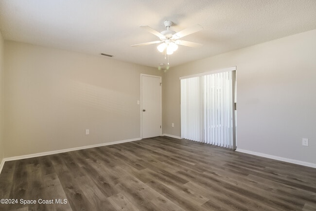 Building Photo - 1035 Country Club Blvd