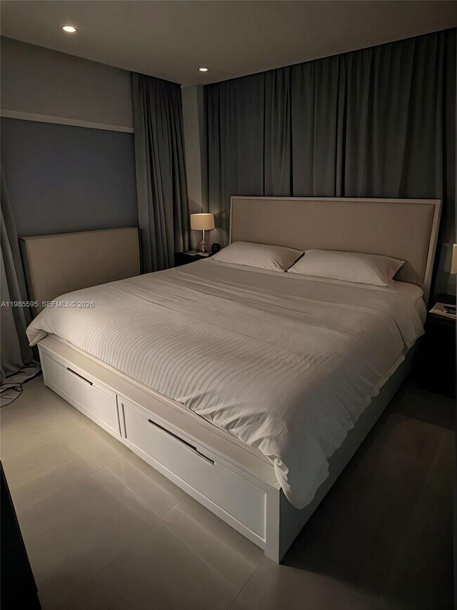 Building Photo - 7303 NW 57th Dr