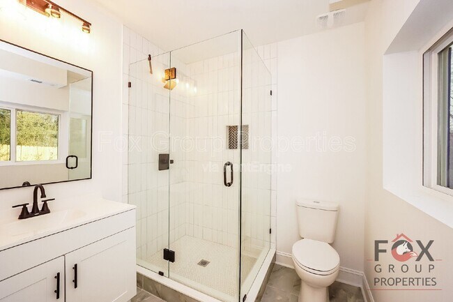 Building Photo - 1522 7th Ave Dr SW