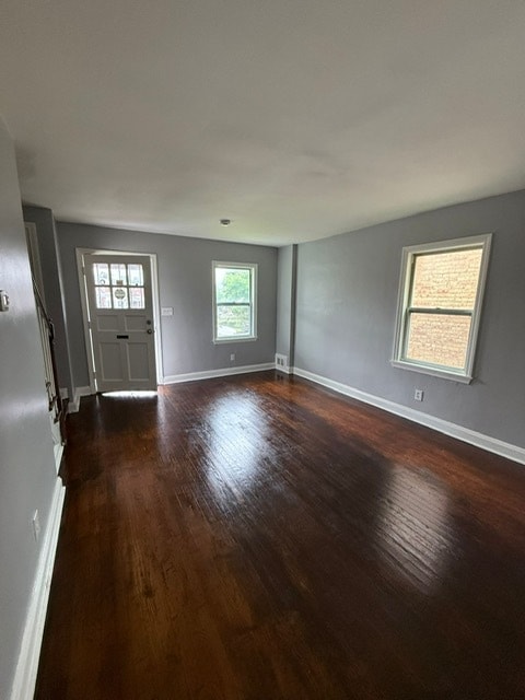 Building Photo - 2833 Sunset Dr
