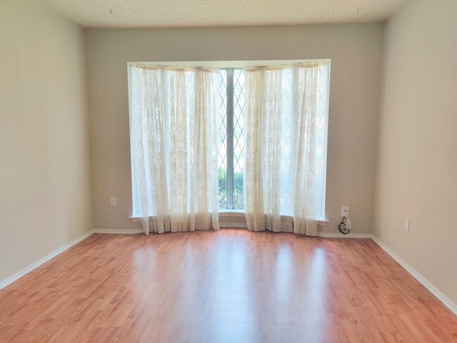 Building Photo - 1914 Seakale Ln