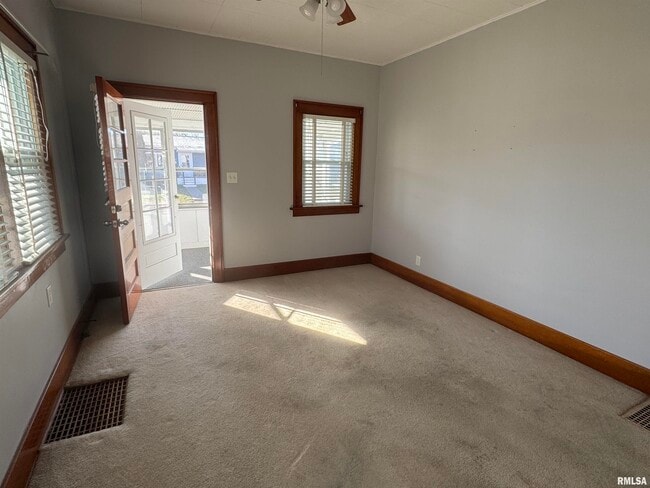 Building Photo - 2246 Bellevue Ave