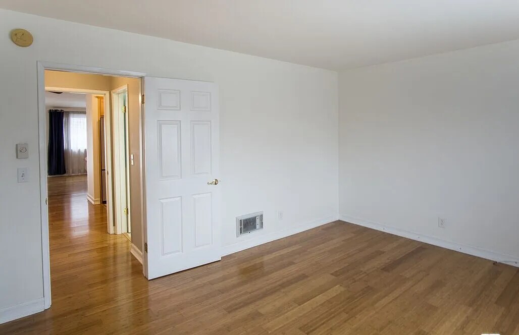 Bedroom - 8130 Redlands St