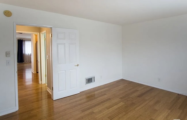 Bedroom - 8130 Redlands St