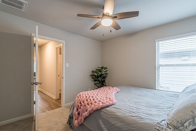 Building Photo - 2569 McCrae