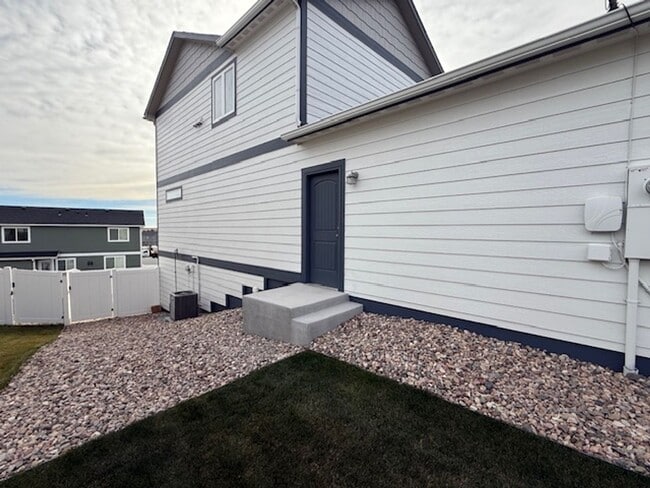 Building Photo - Fully Upgraded Executive Home For Lease