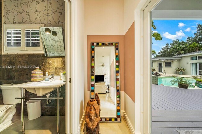 Building Photo - 6645 SW 73rd Ct