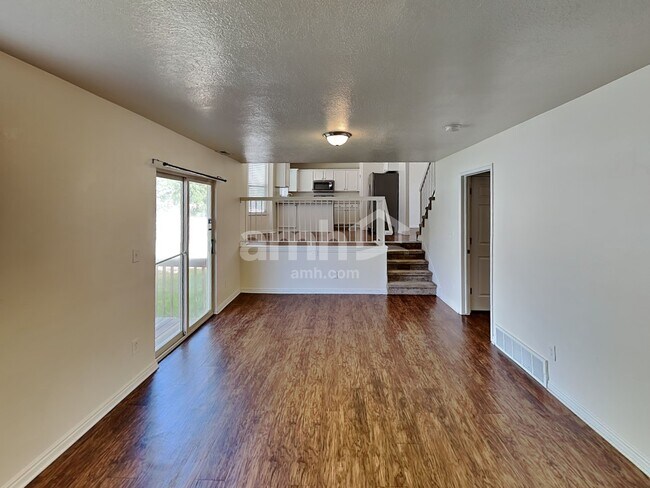 Building Photo - 8558 Laurel Oak Dr