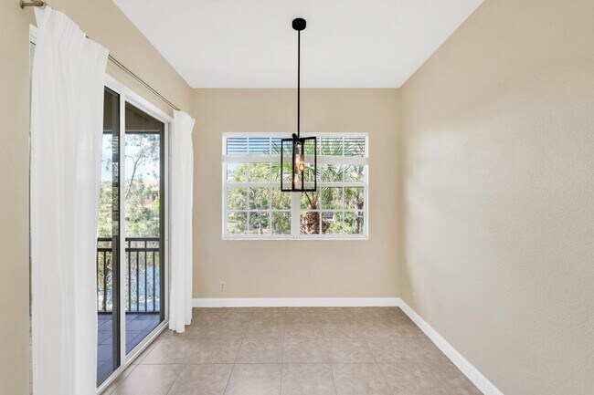 Building Photo - 8035 NW 127th Ln