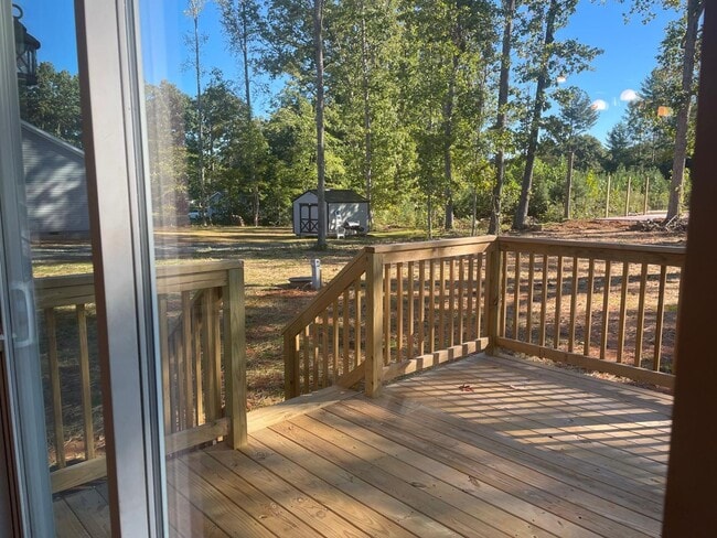 Building Photo - 205 Martingale Dr