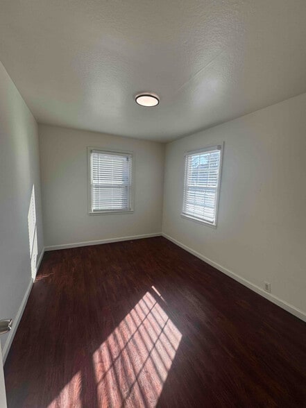 Building Photo - 55 S I St