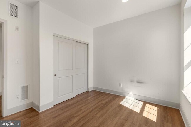 Building Photo - 1618 Mifflin St