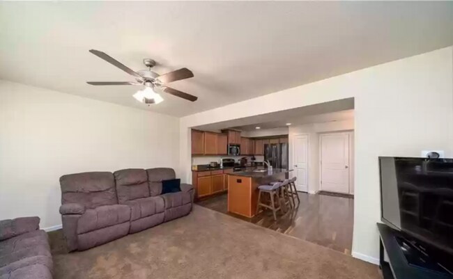 Building Photo - 9055 Coneflower Dr