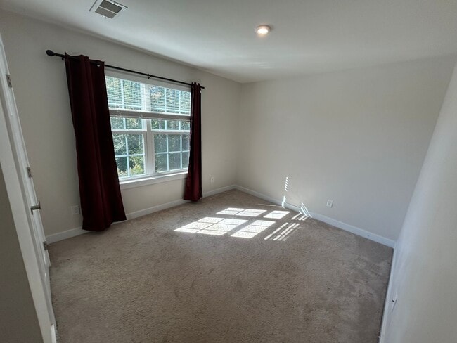 Building Photo - Home in Easley  4 Bedroom 2.5 Bath in the Stonehurst Plantation Community !!!