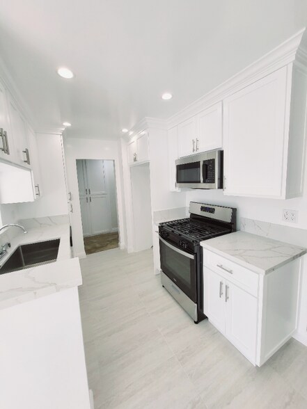 Building Photo - 8919 Longden Ave